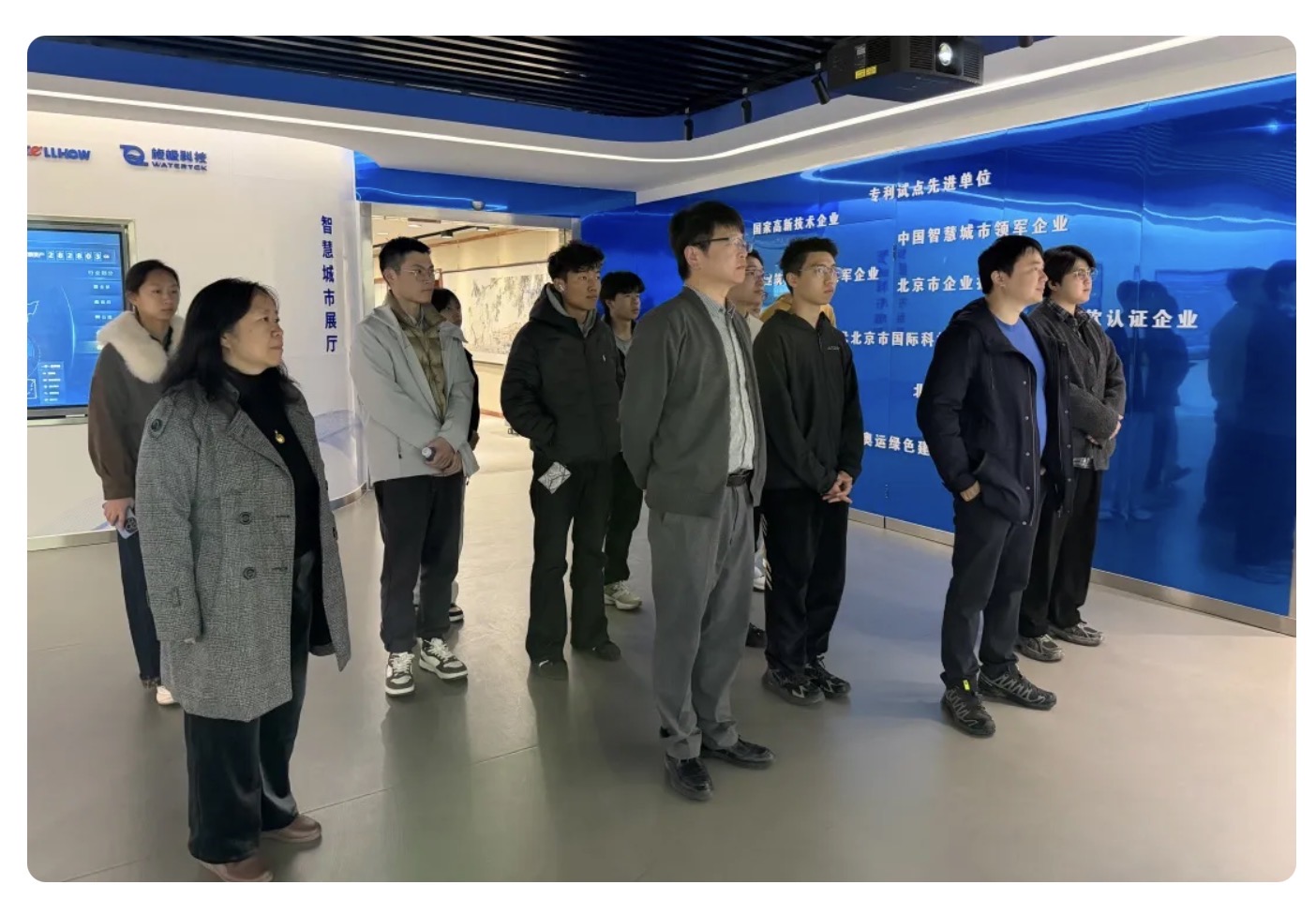 当清华课堂“搬”进k8com官网：一场从书本到产业的一线之旅